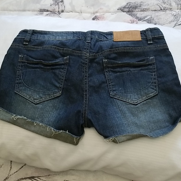 Demin shorts - Picture 3 of 3